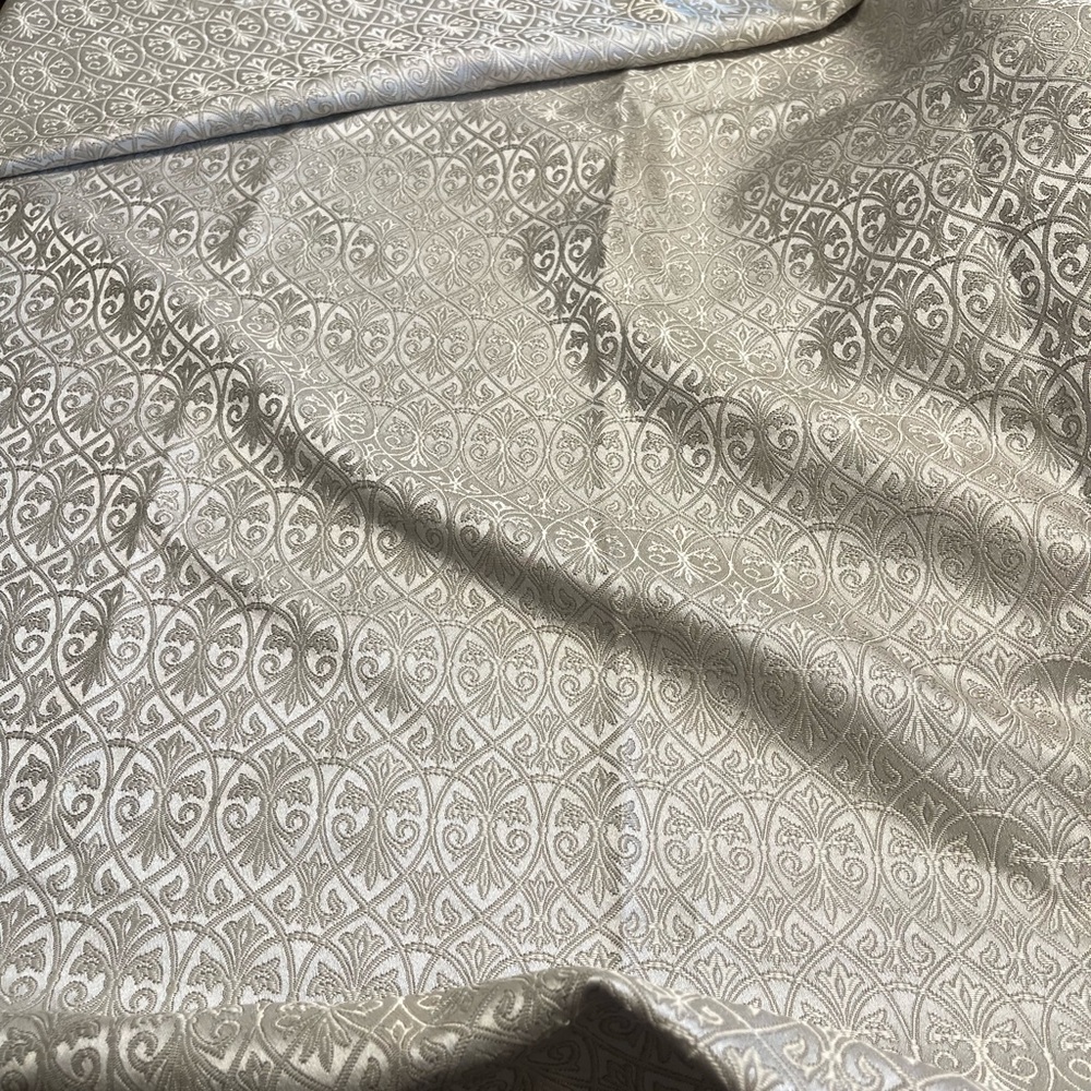 Classic Cream Damask Jacquard Shower Curtain w/fabric liner